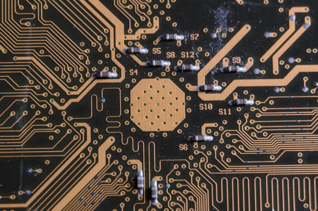 Chip tech breakthrough — Chip Tech Breaks 1 Nanometre