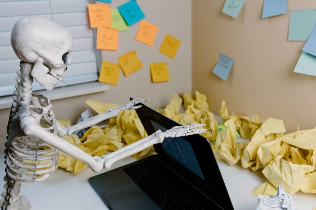 Procrastination causes — Procrastination Causes Reveals 3 Key Factors
