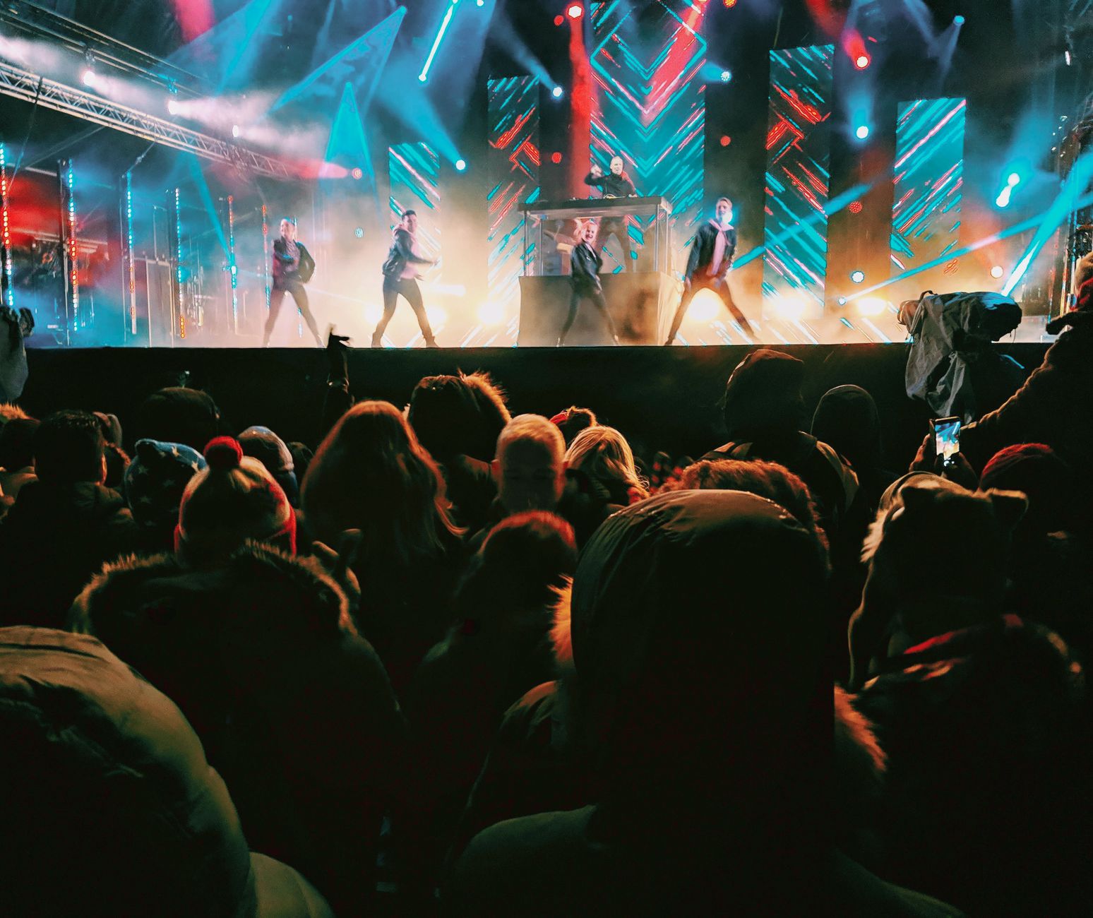 Live show — Live Show Launches: $1.6M