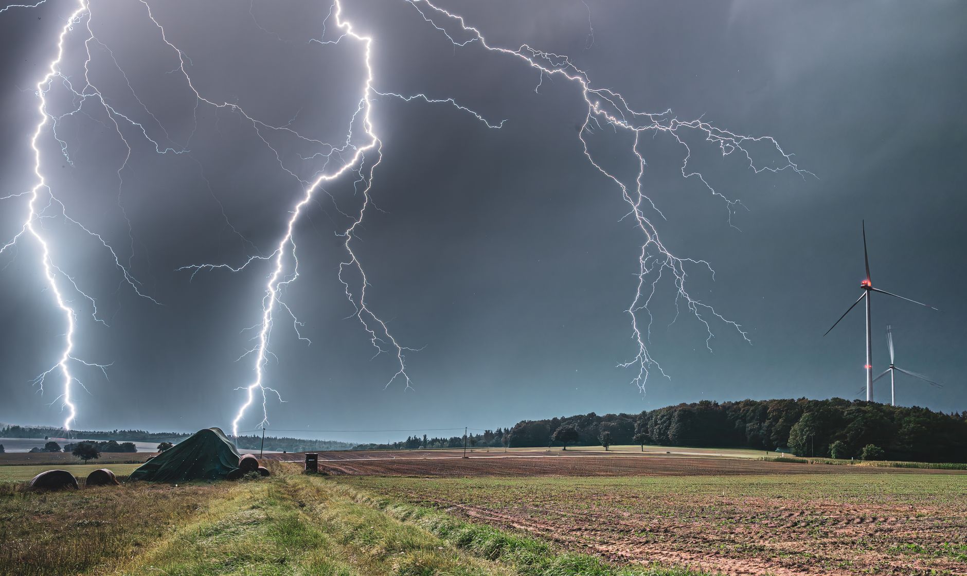 Fire generated thunderstorms — Fire Generated Thunderstorms Breaks: 2024