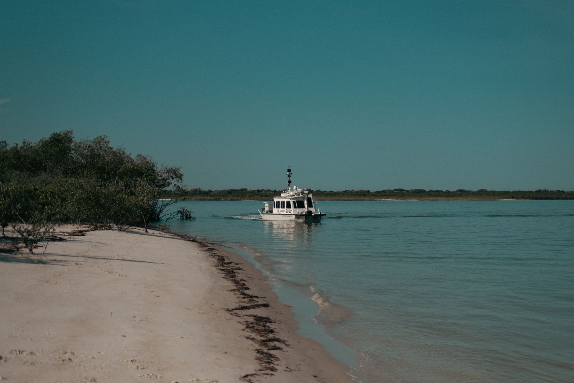 Roebuck bay — Roebuck Bay Reveals 9m Tides
