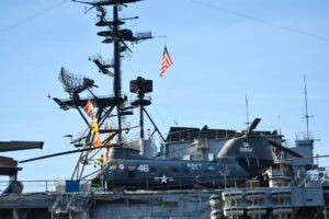 Us aircraft carrier — US Aircraft Carrier Faces 250 Days at Sea