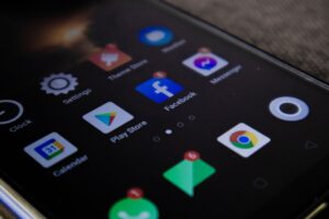 Android app stores — Android App Stores Breaks: 3 Key Changes