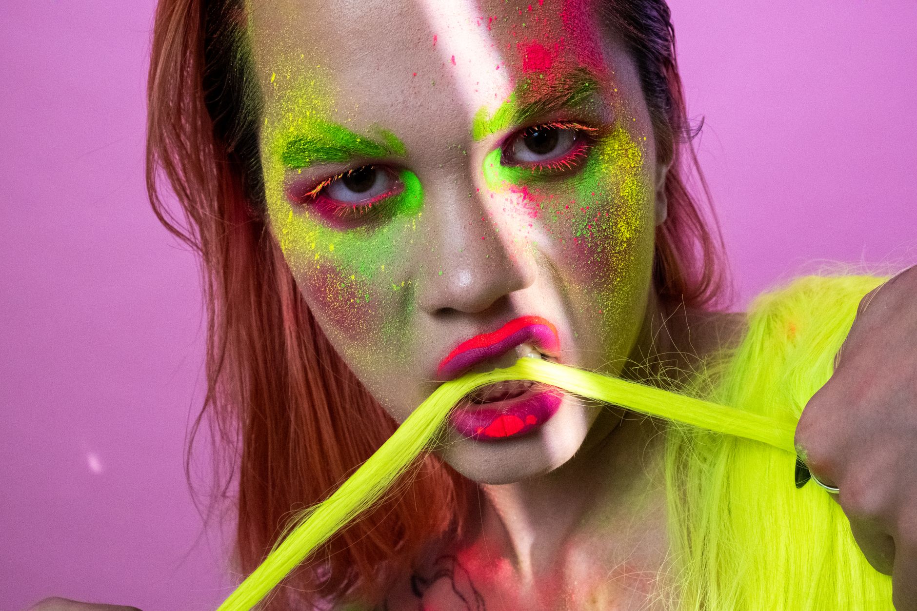 Neon festival make-up — Neon Festival Make-up Warns: 5 Risks
