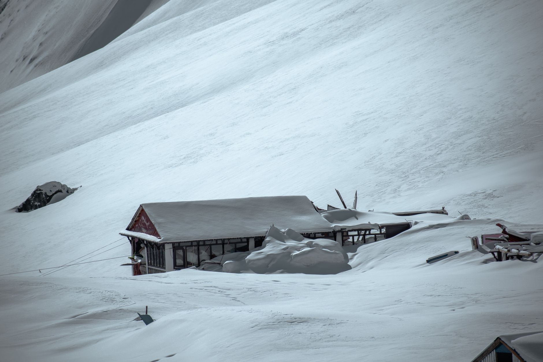 Avalanche disaster — Avalanche Disaster Hits 2026: 1 Climber Dies