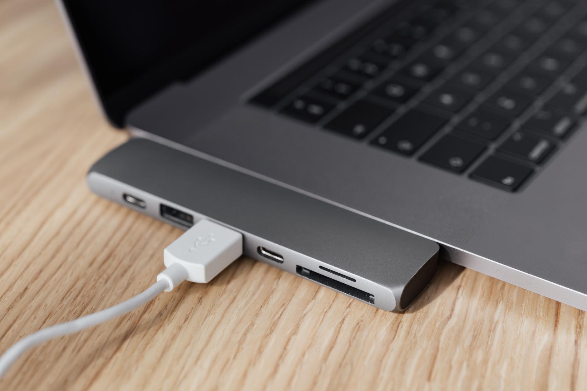 Usb adapters — USB Adapters 2026: Cuts Clutter